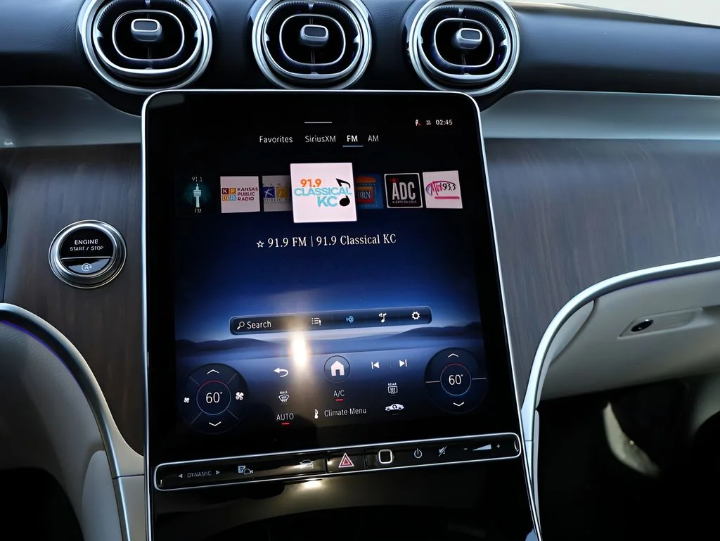 New 2026 Obsidian Black Metallic Mercedes-Benz GLC 300 image 23