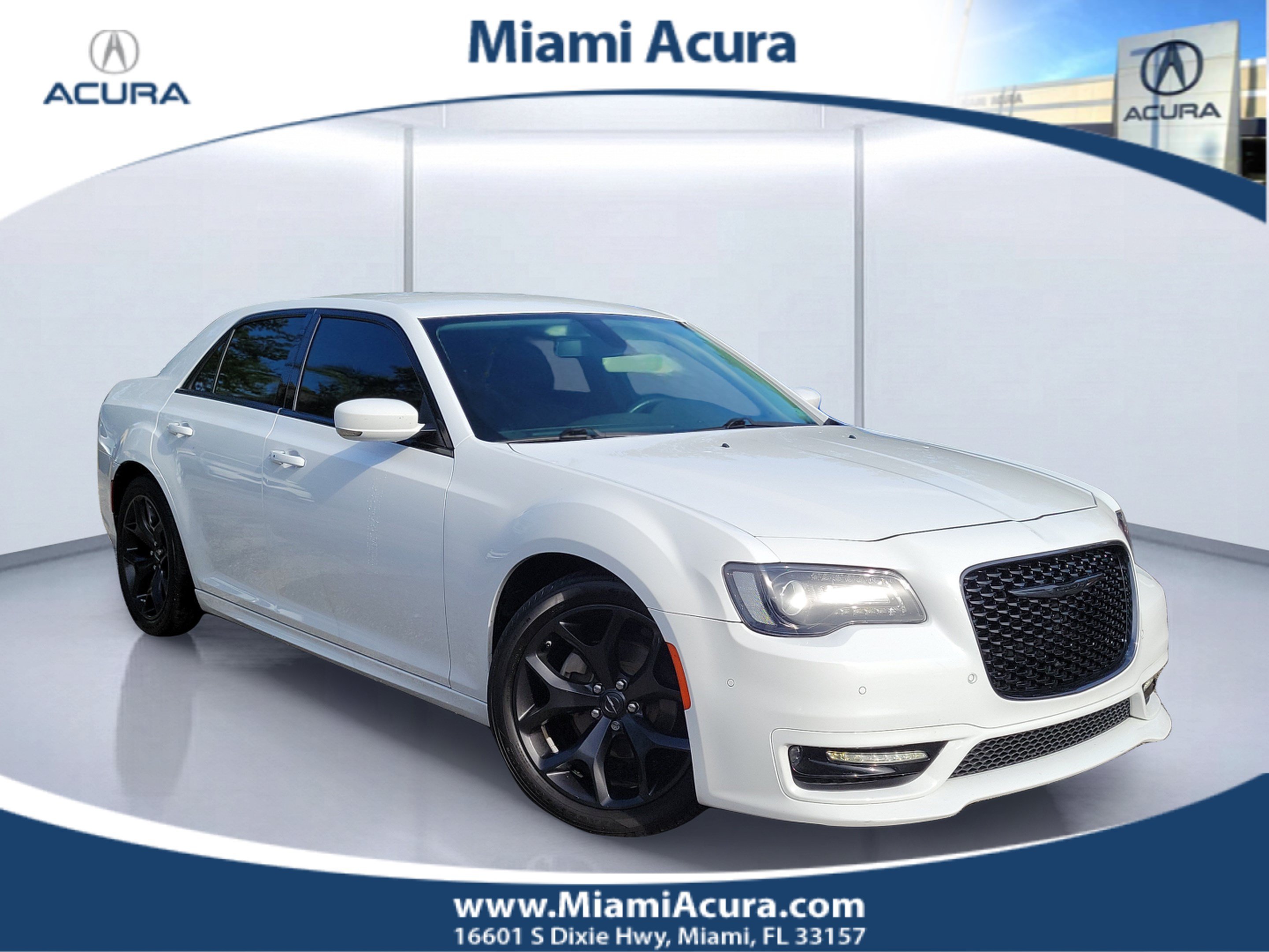 Used 2022 Bright White Clearcoat Chrysler Touring image 1