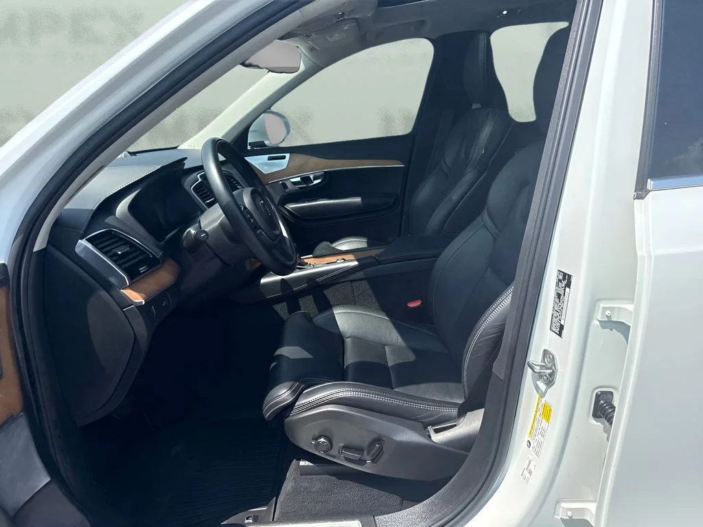 Used 2019 White Volvo T6 Inscription image 6