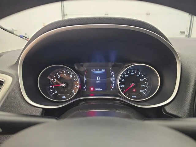 Used 2019 Diamond Black Jeep Sport image 27