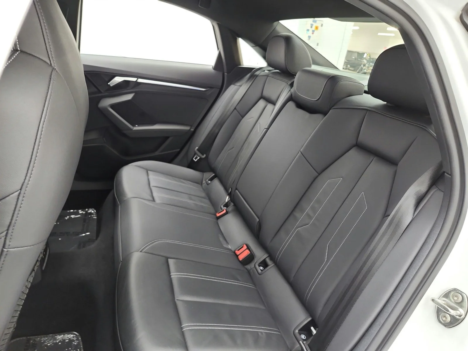 Used 2023 Ibis White Audi Premium 2.0 TFSI quattro image 15
