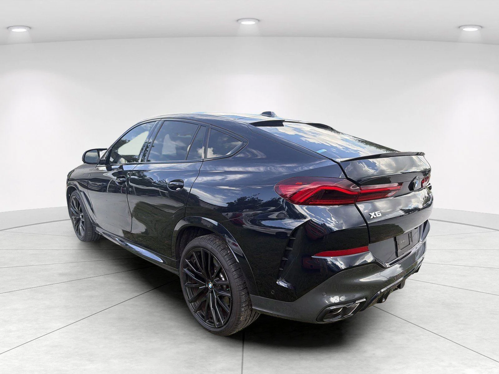 Certified Used 2025 Carbon Black Metallic BMW M60i image 6