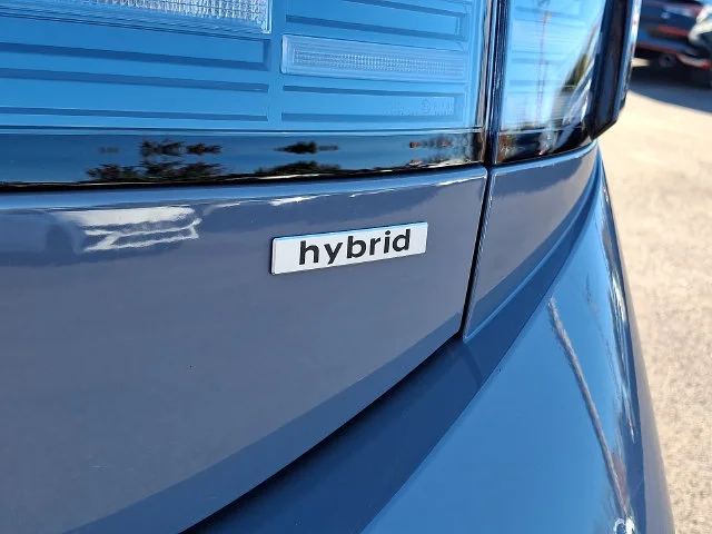 Used 2024 Blue Hyundai SEL image 31