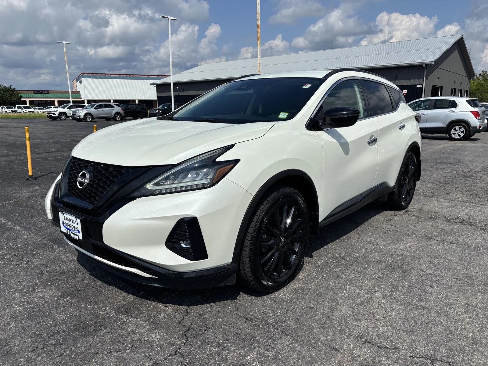 Used 2023  Nissan SV image 3