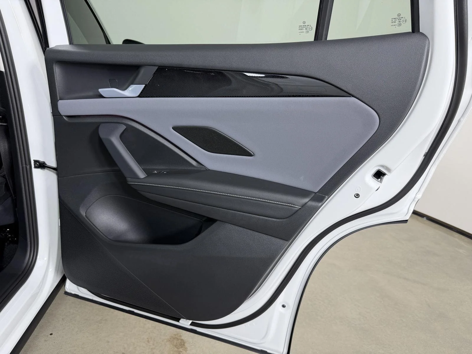 New 2026 Pure White Volkswagen SE image 17