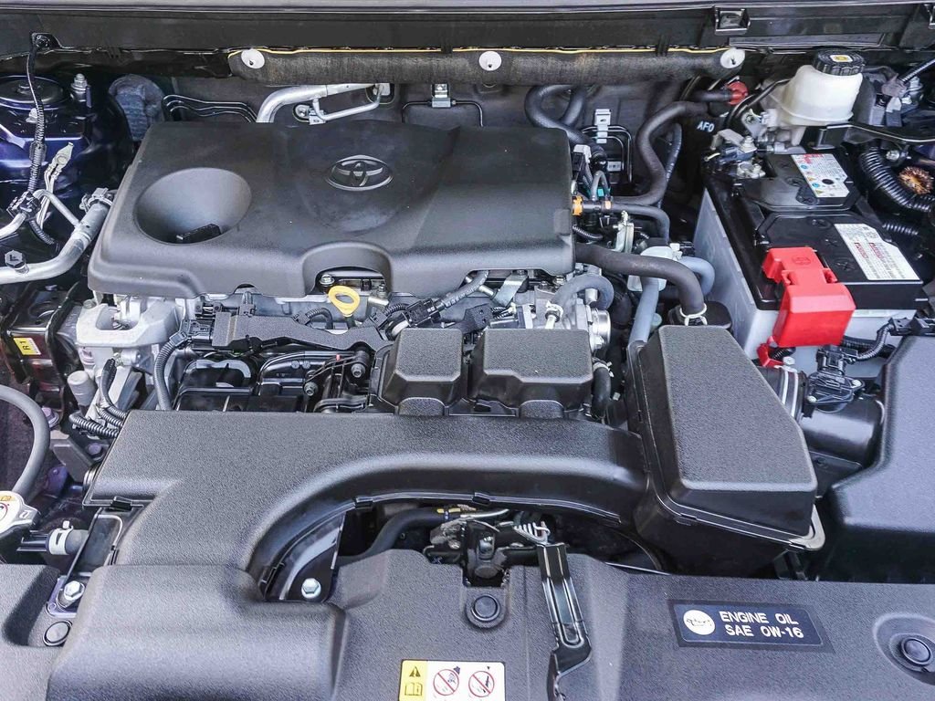 Used 2023  Toyota XLE Premium image 25