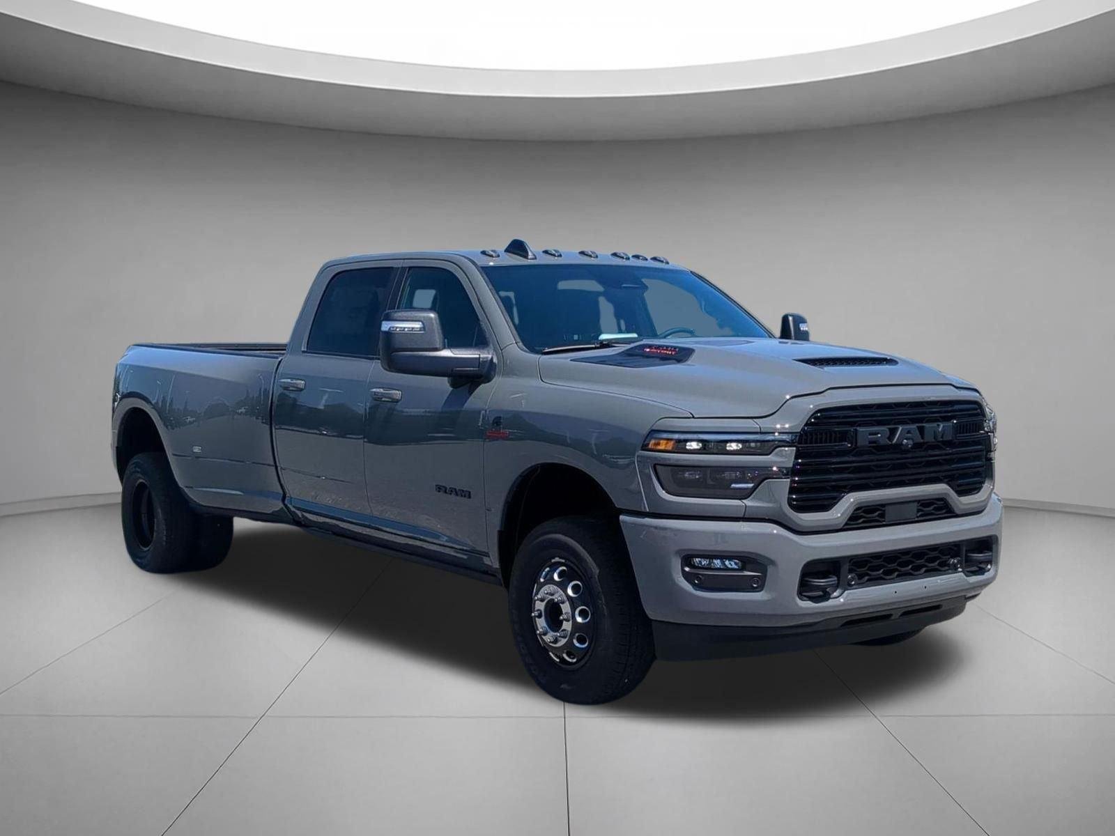 New 2026 Ceramic Gray Clear-Coat Exterior Paint RAM Laramie image 7