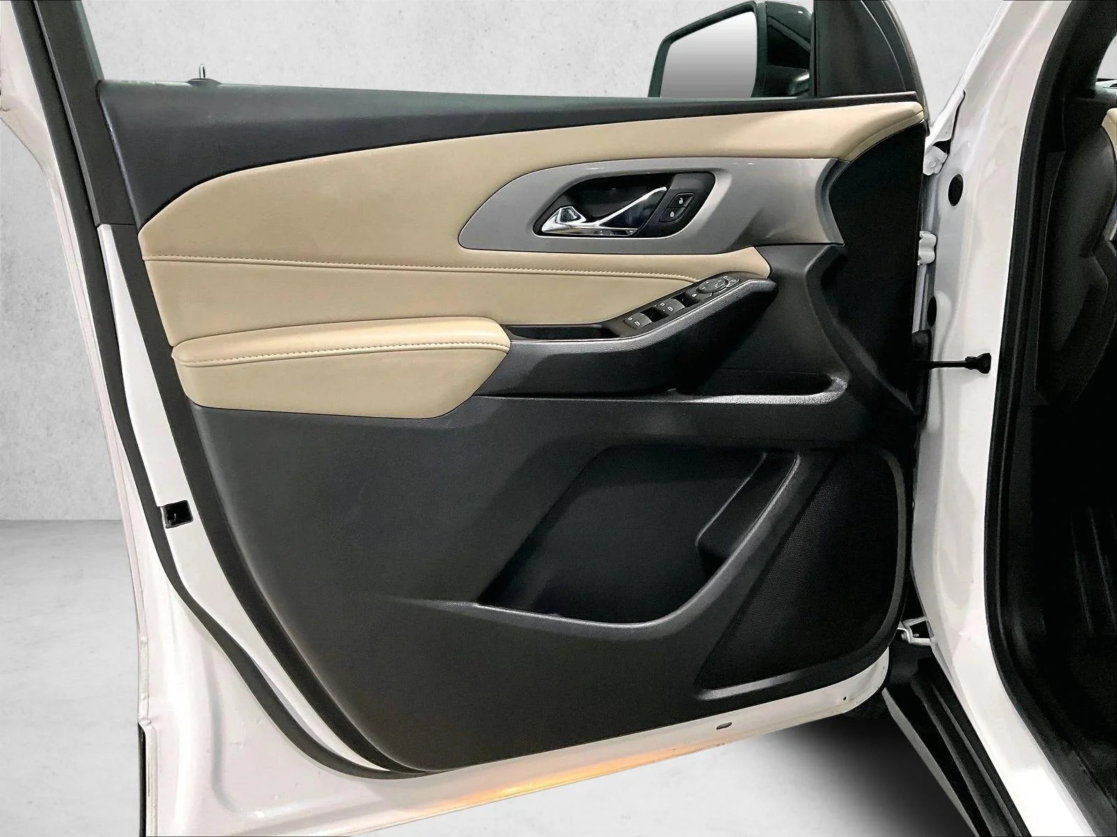 Used 2023 Summit White Chevrolet LS image 18
