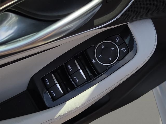 Used 2022 Diamond Cadillac Premium Luxury image 22