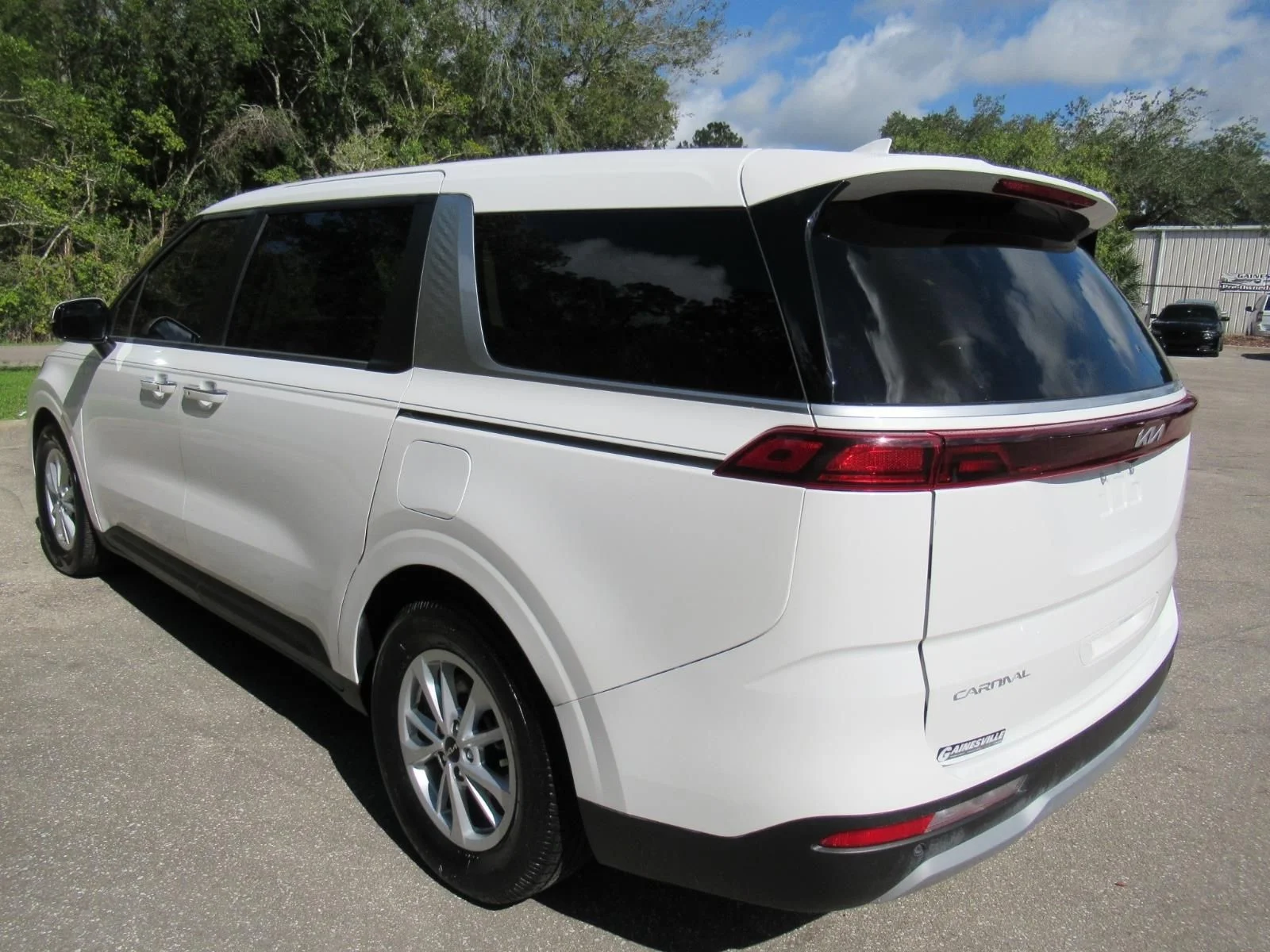 Used 2024 White Kia LX image 5