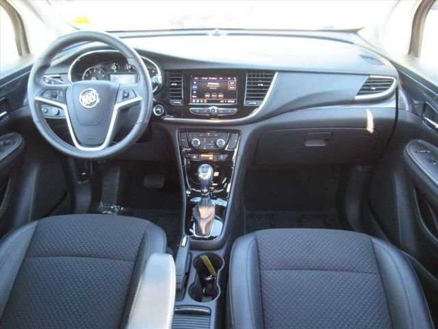 Used 2022  Buick Preferred image 11