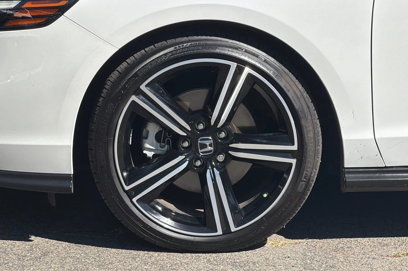 Used 2023 Platinum White Pearl Honda Sport image 26
