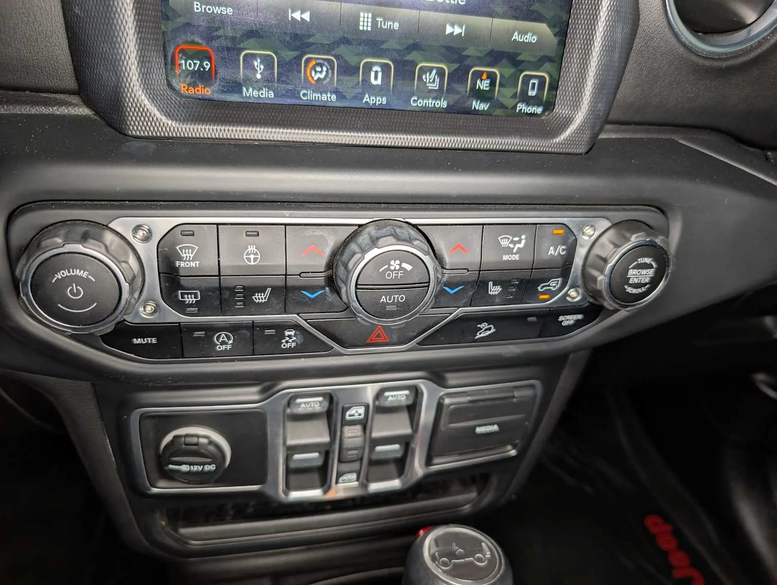 Used 2018 Black Clearcoat Jeep Sahara image 24