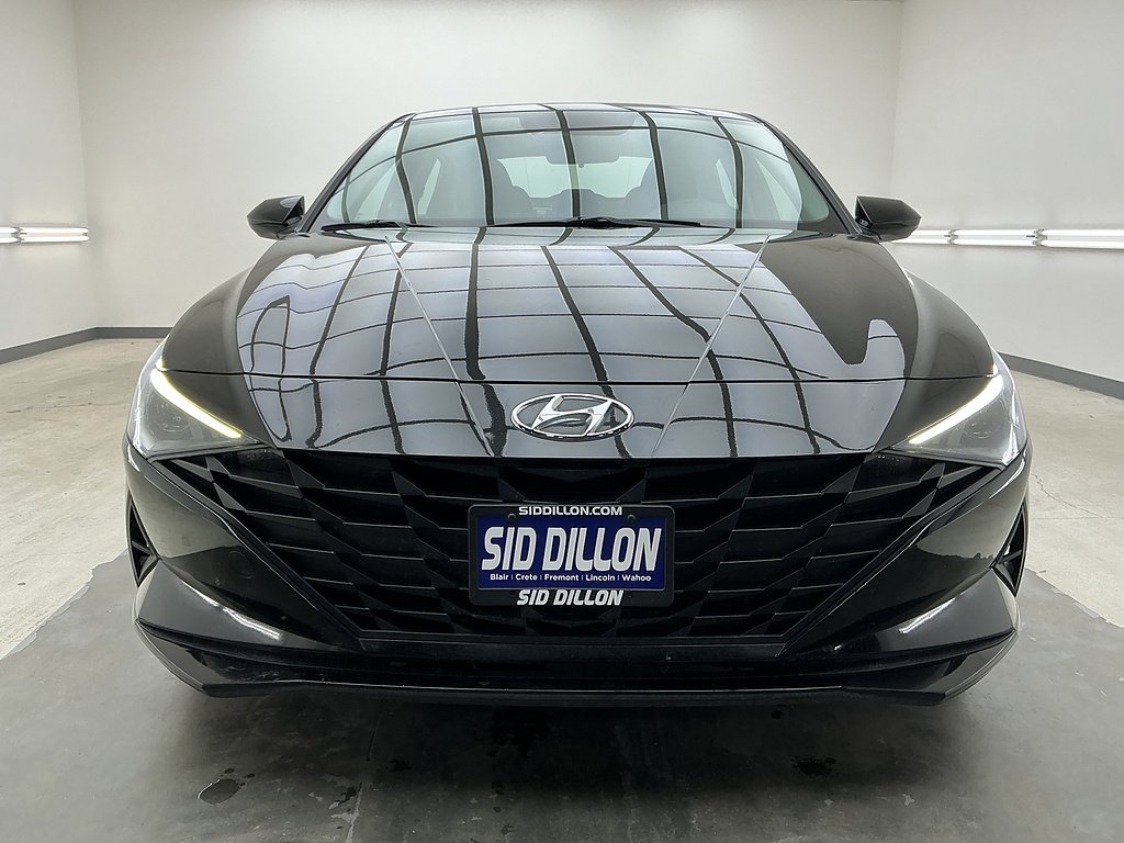 Used 2022 Phantom Black Hyundai SEL image 2