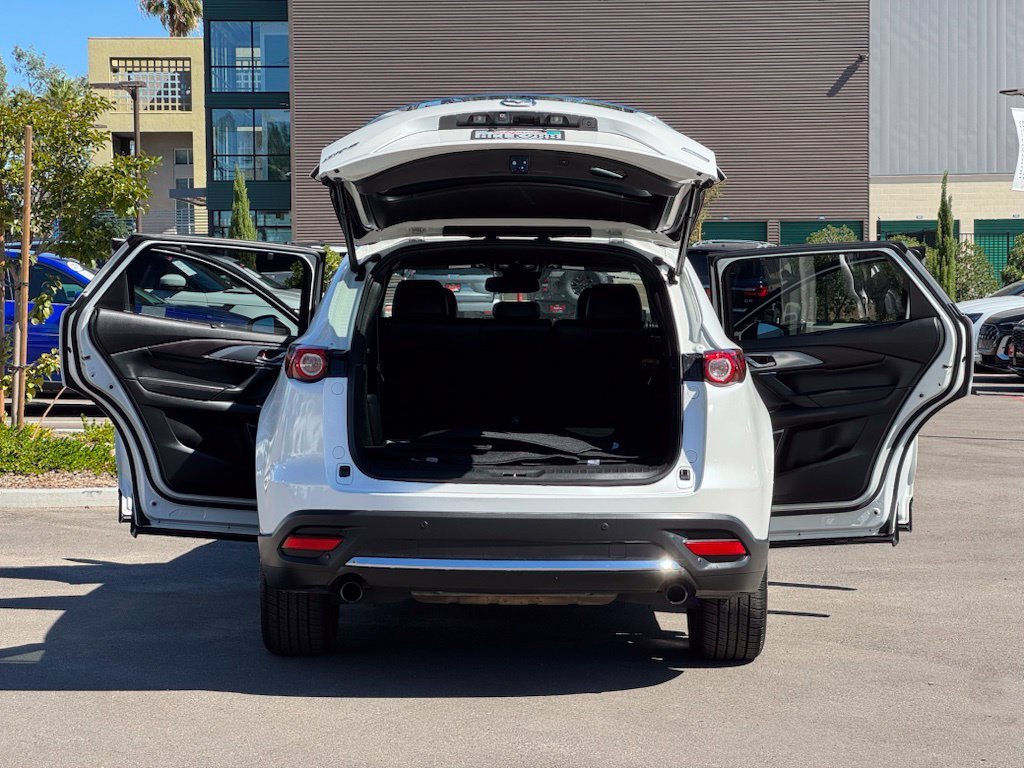 Used 2018 Snowflake White Pearl Mazda Grand Touring image 25