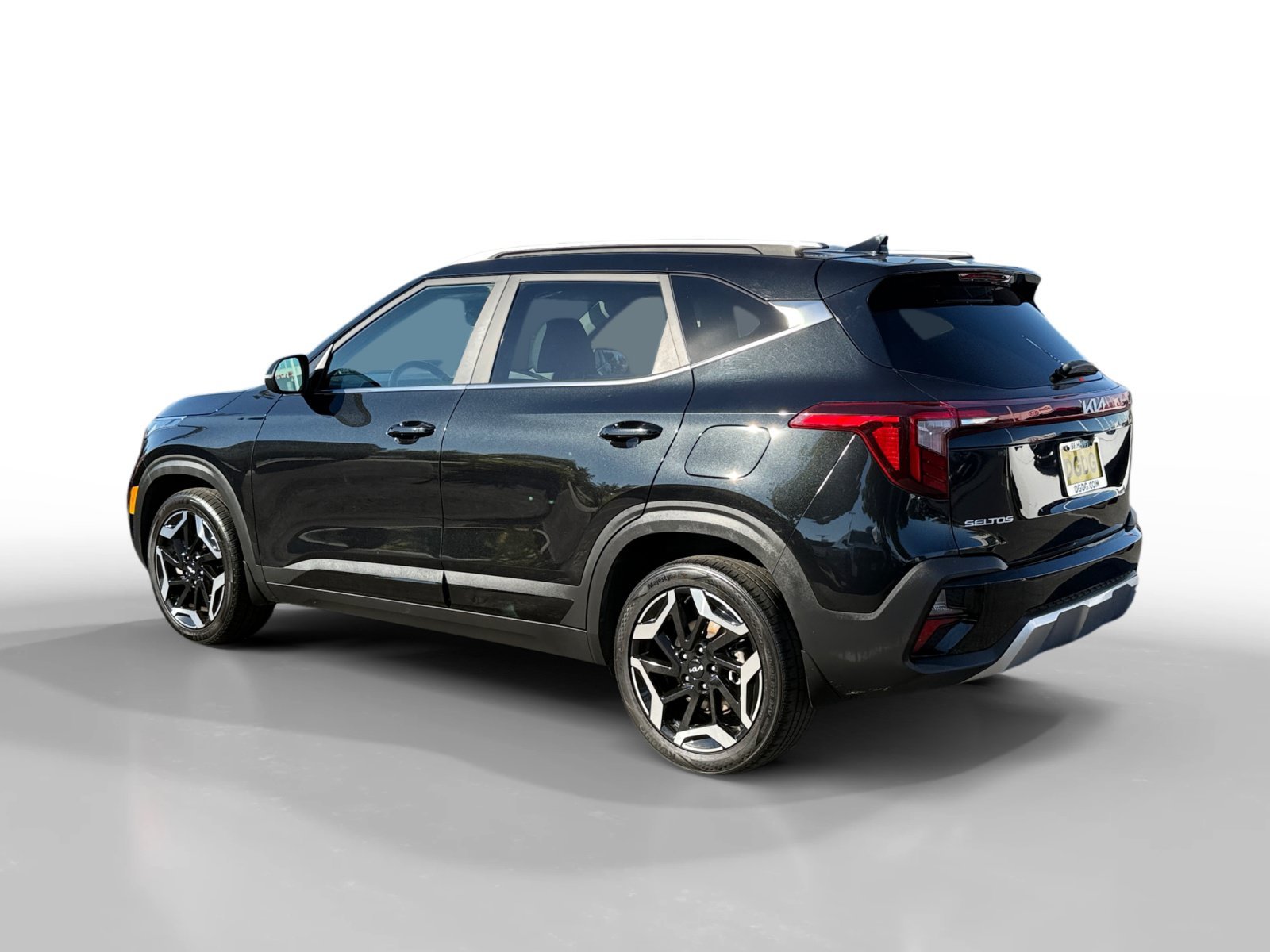 Used 2024 Black Kia SX image 3