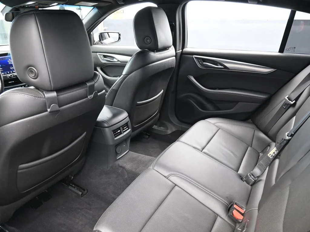 Used 2020 Crystal White Tricoat Cadillac Premium Luxury image 35