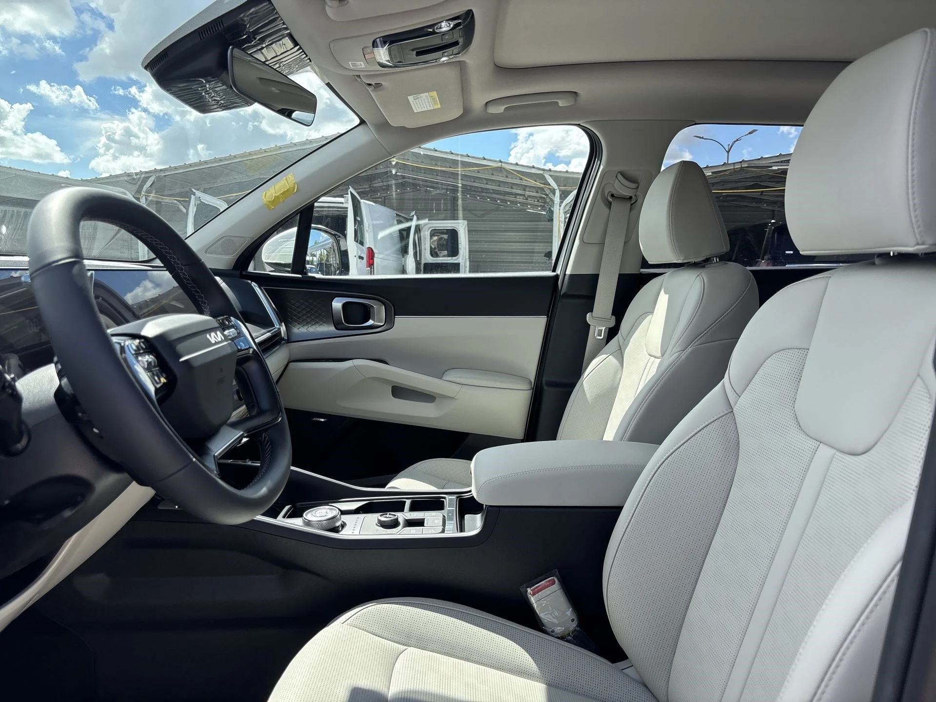 New 2026 Snow White Pearl Kia EX image 15