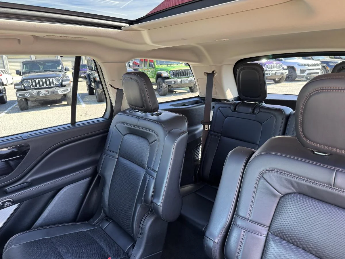 Used 2020 Red Lincoln Reserve Awd image 12