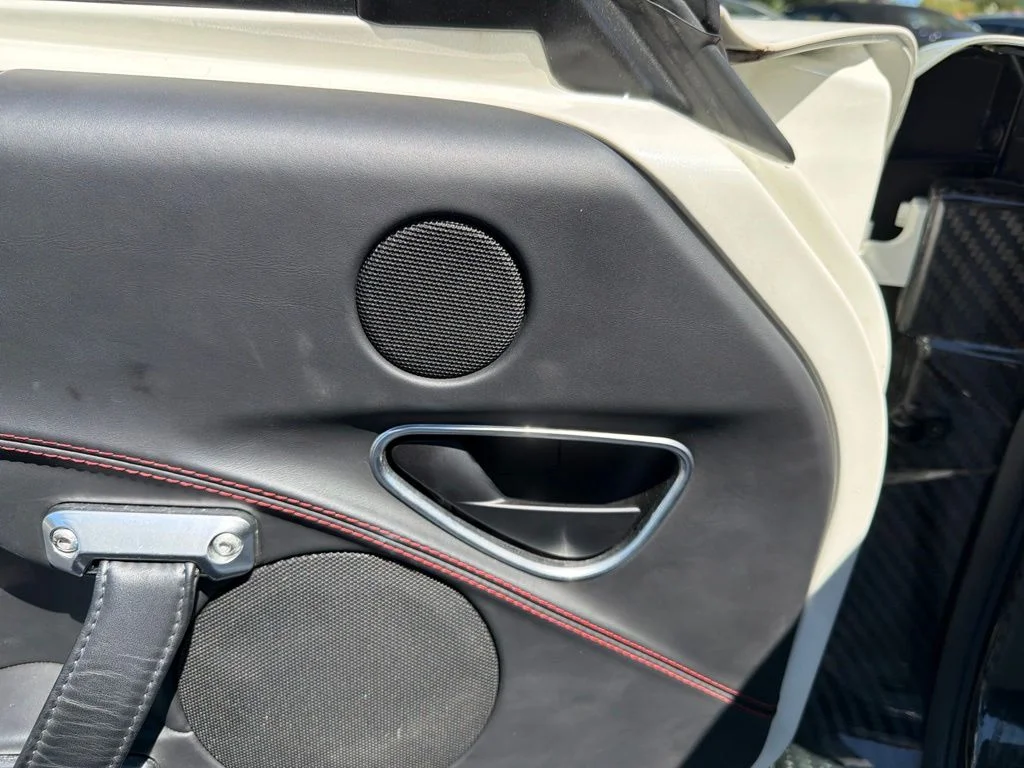 2015 Alfa Romeo 4C Base - Photo 27