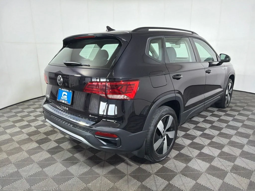 Used 2024 Black Volkswagen 1.5T S image 7