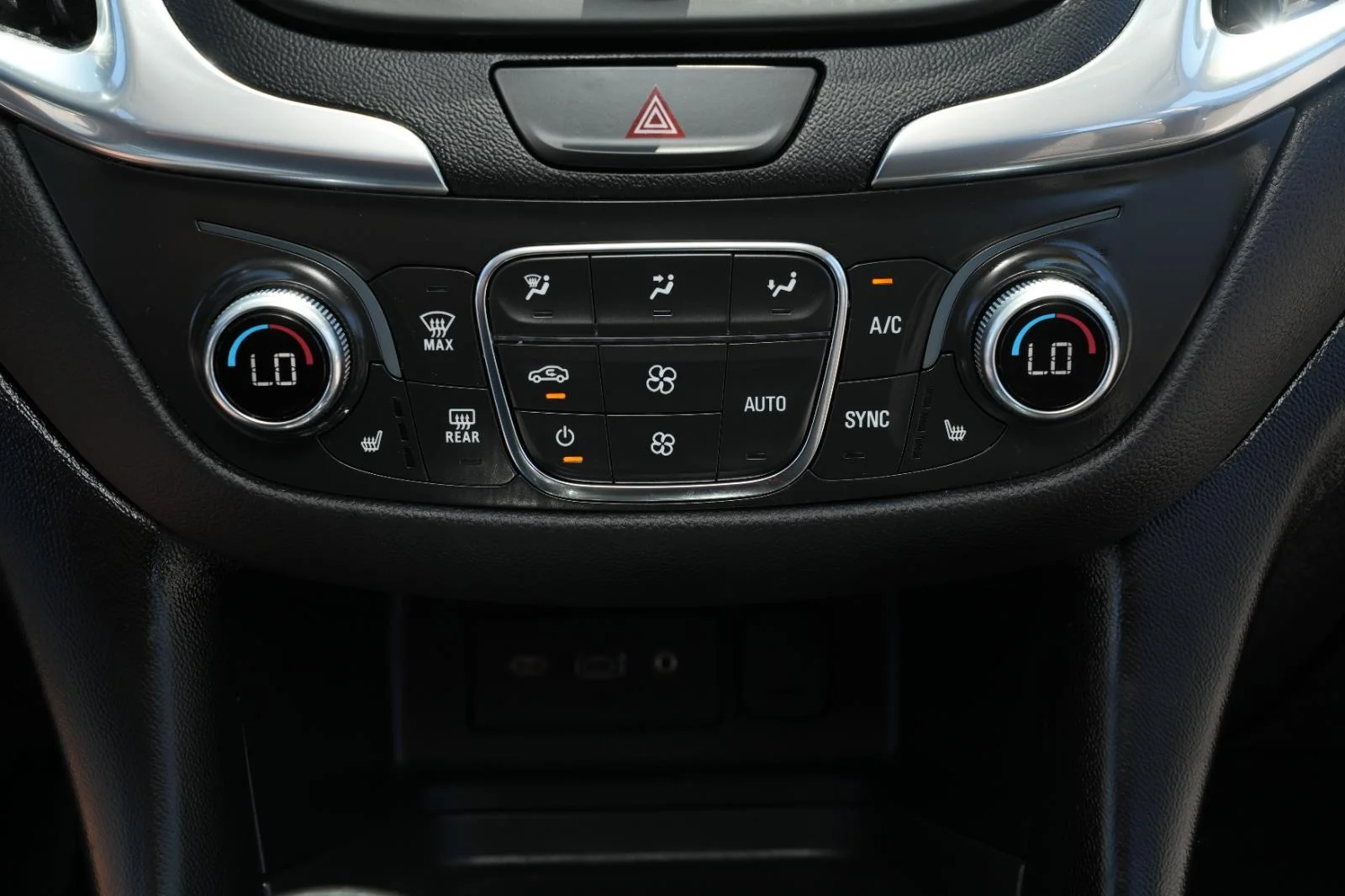 Used 2021 MOSAIC BLACK METALLIC Chevrolet LT image 27