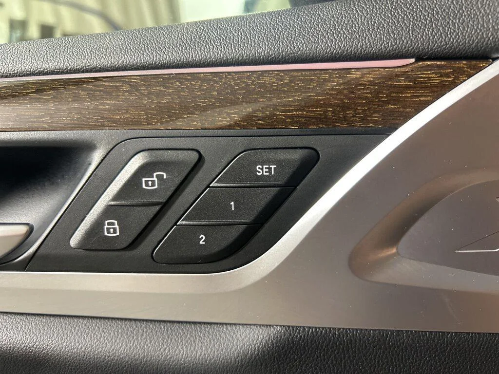 Used 2023 Aventurin Red Metallic BMW xDrive30i image 23