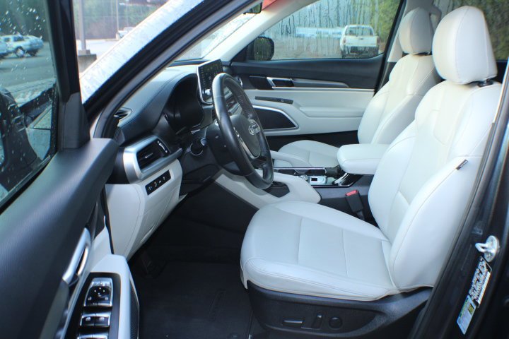 Used 2020 Gravity Grey Kia S image 13