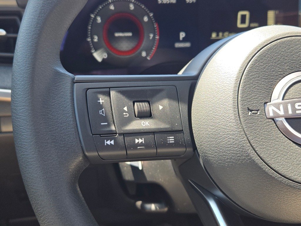 Used 2025 White Nissan SV image 23