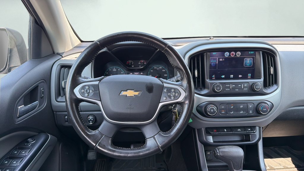 Used 2015 Silver Chevrolet LT image 17