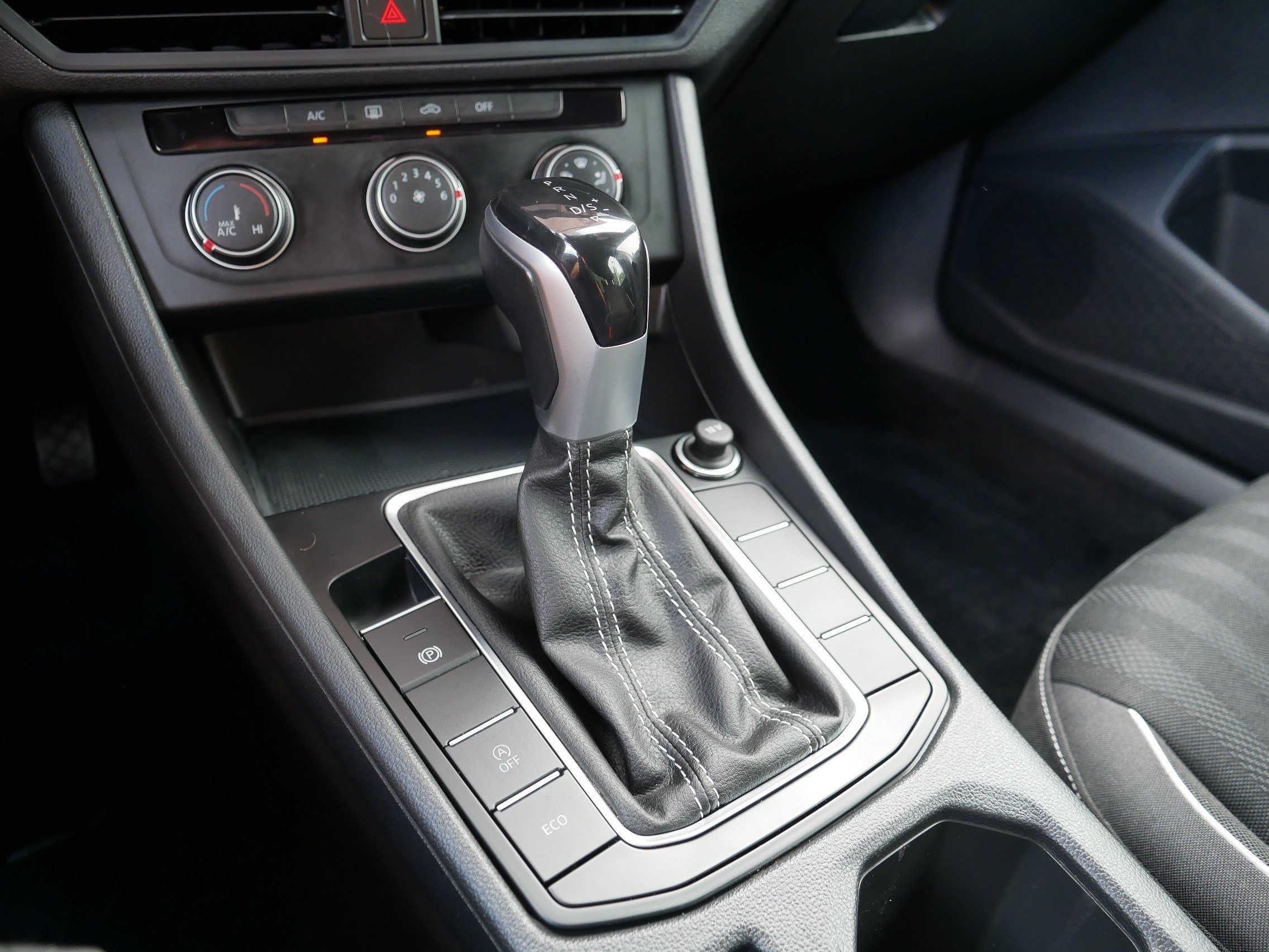 Used 2022 Pyrite Silver Metallic Volkswagen Sport image 24
