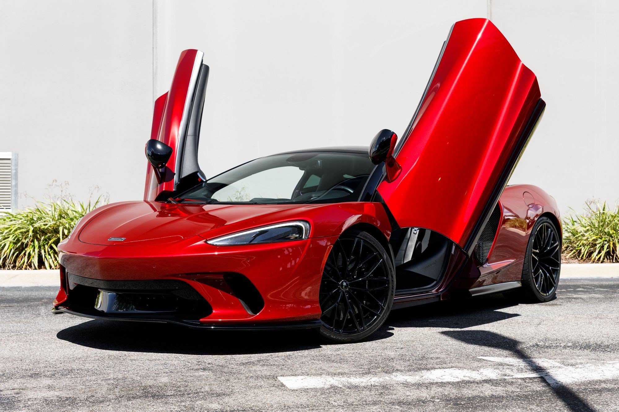 Used 2023 Red Metallic McLaren  image 9