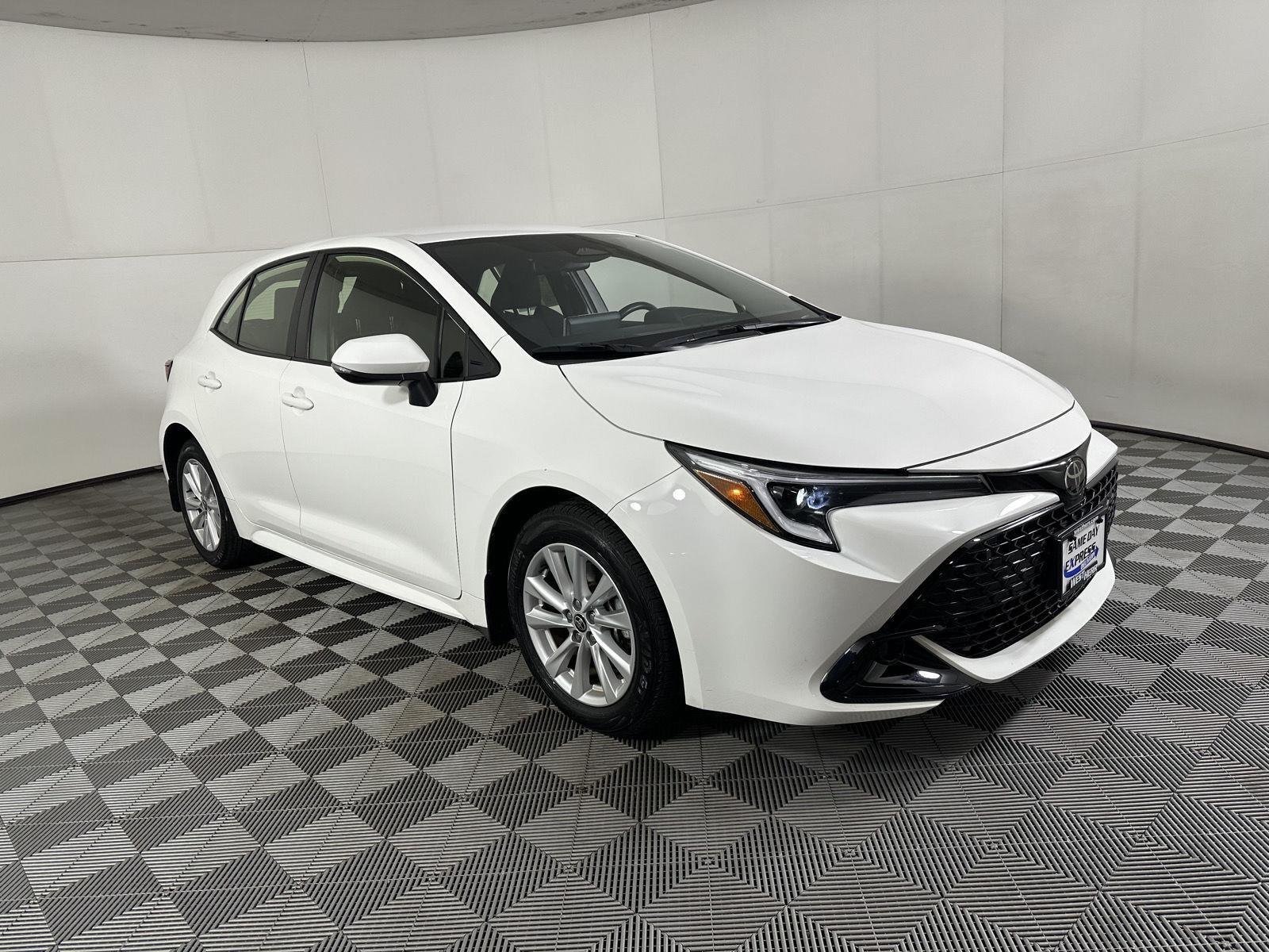 Used 2024 Ice Cap Toyota SE image 23