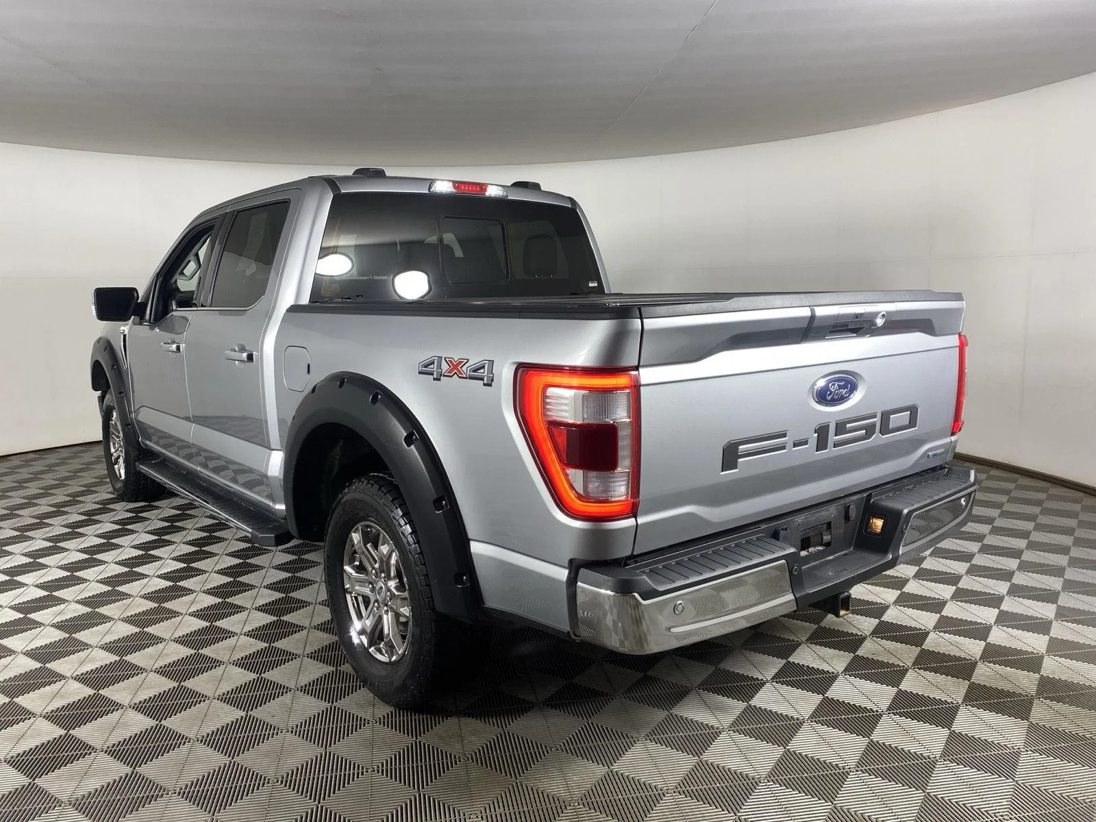 Used 2021 Iconic Silver Ford LARIAT image 5
