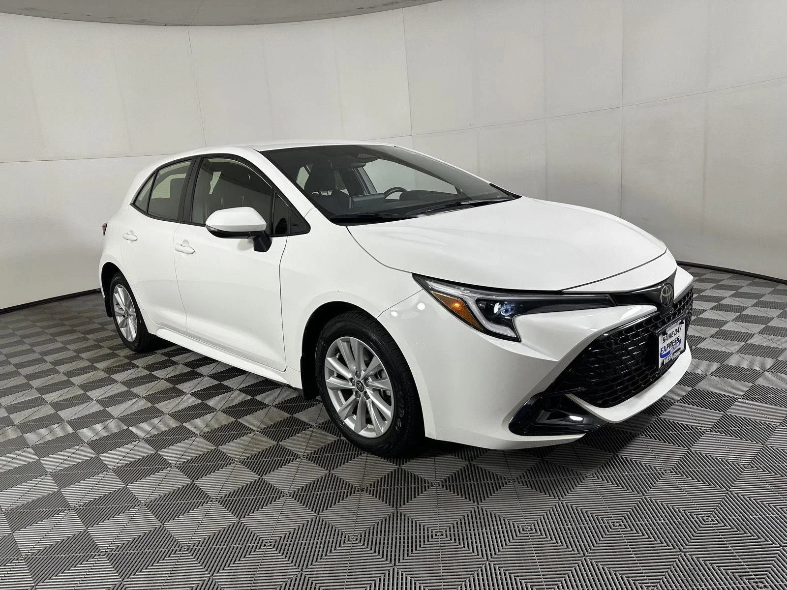 Used 2024 Ice Cap Toyota SE image 23