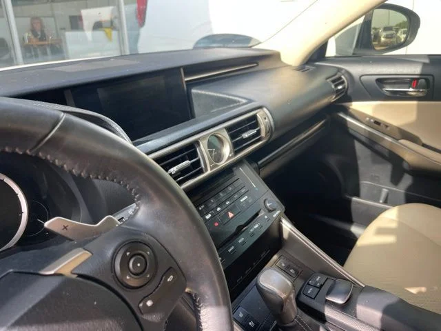 Used 2014  Lexus 250 image 11
