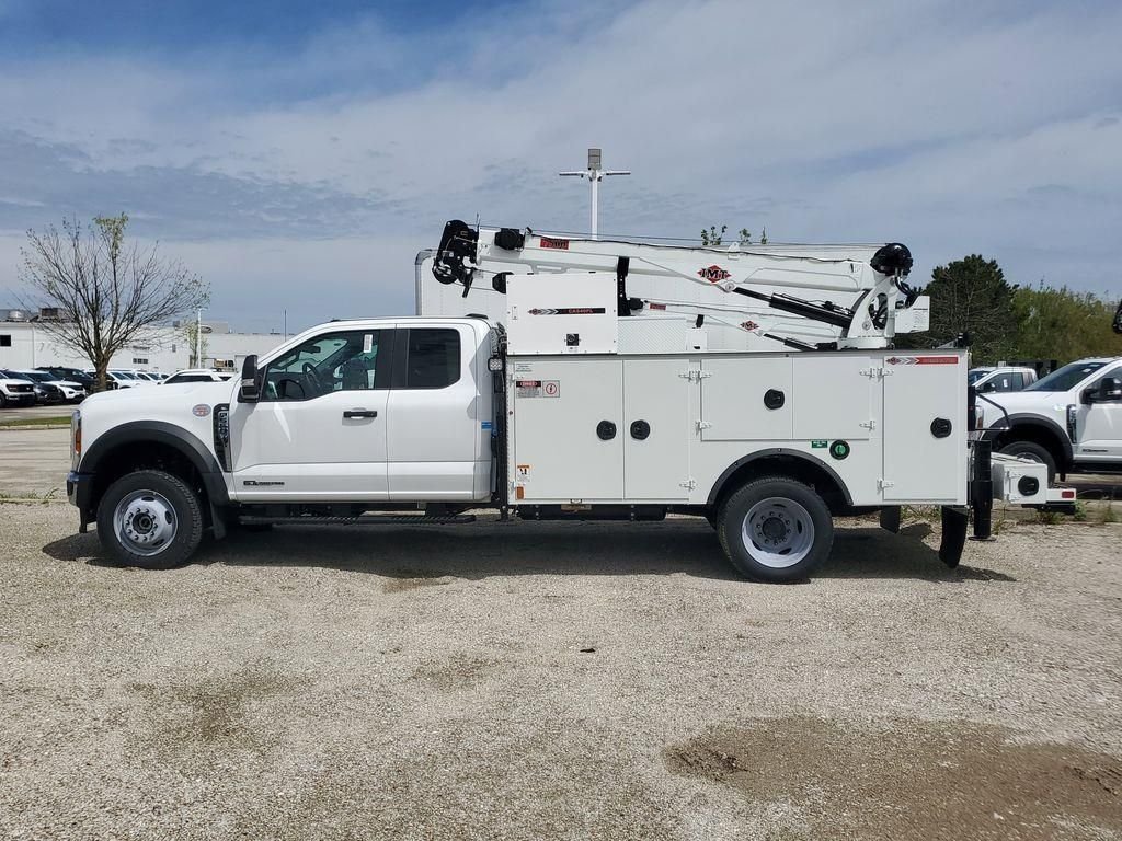 New 2026 Oxford White Ford F-550® XL image 3
