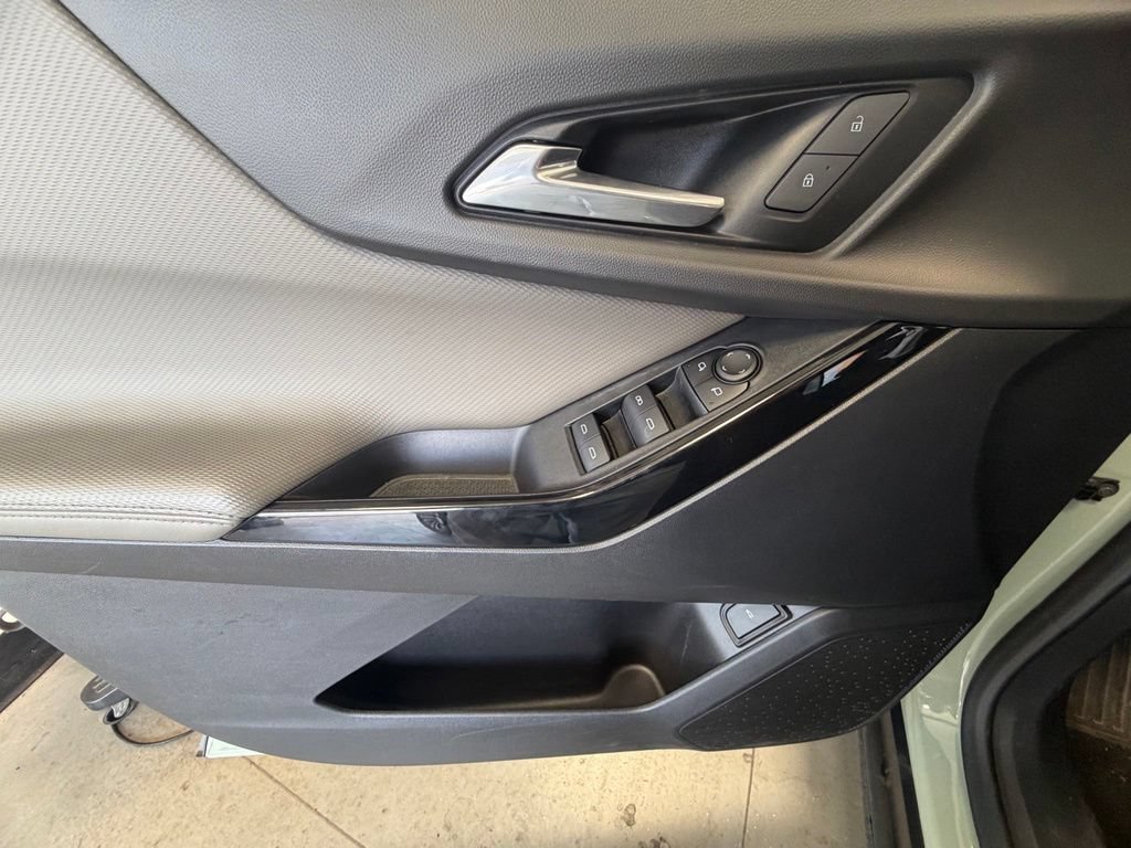 Used 2025 Cacti Green Chevrolet LT image 20