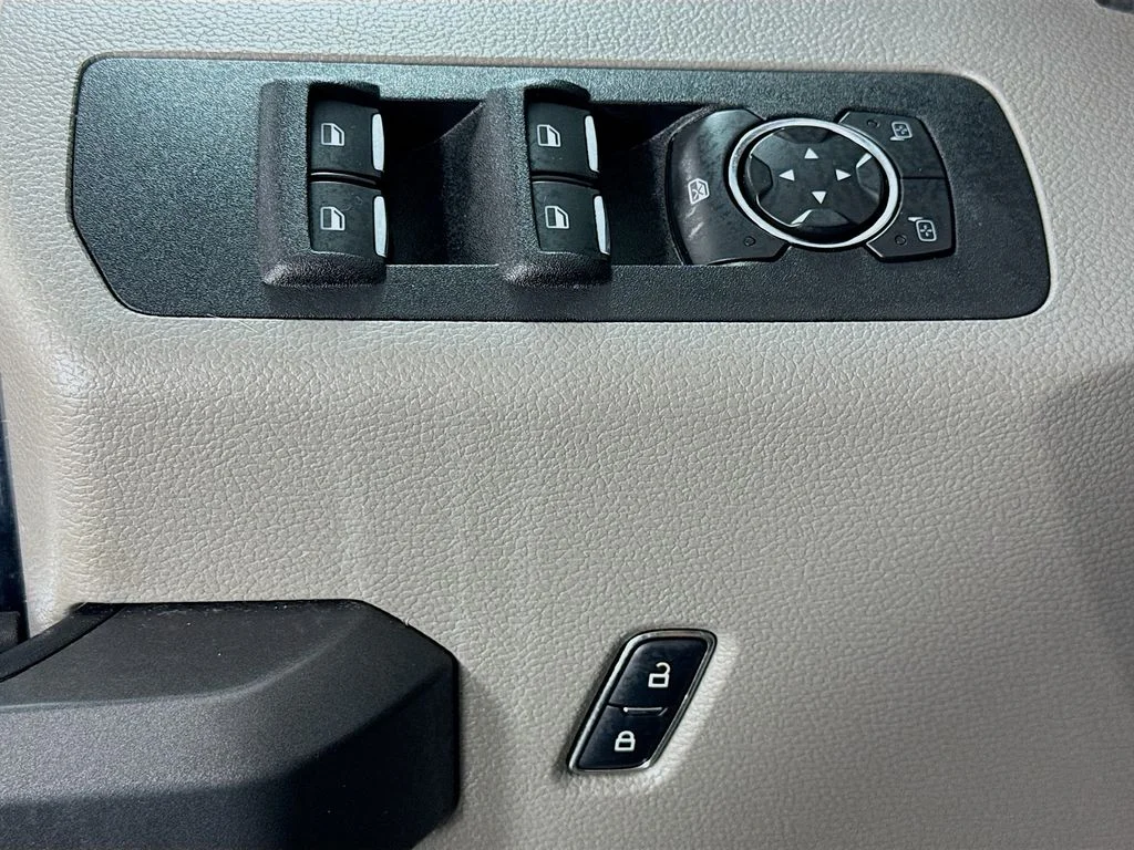 Used 2015 Gray Ford XLT image 20