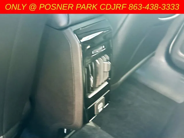 New 2026 Bright White Clear-Coat Exterior Paint Jeep Latitude image 25