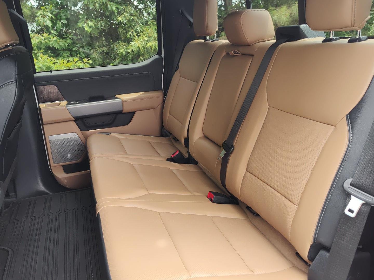 Used 2023 Oxford White Ford LARIAT image 18