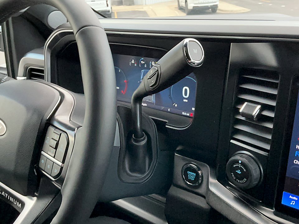 New 2027 Star White Metallic Tri-Coat Ford F-350® Platinum® image 18