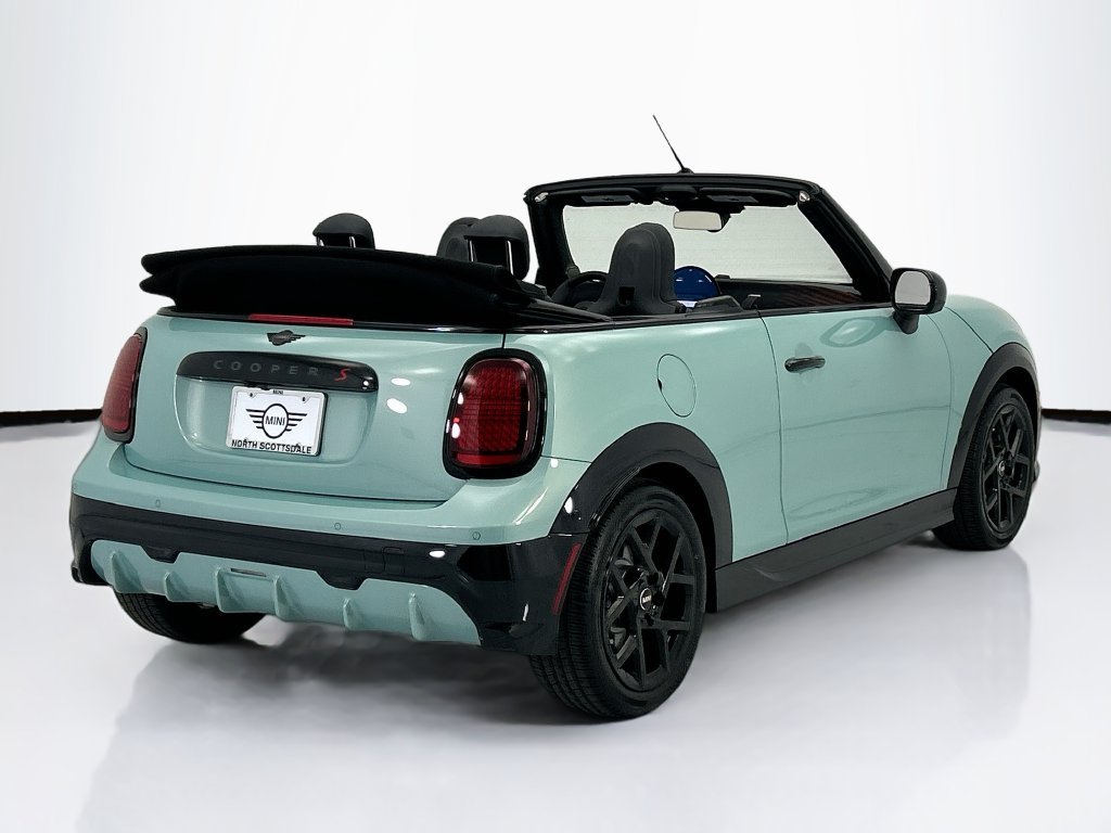 Used 2026 Green MINI Iconic image 5