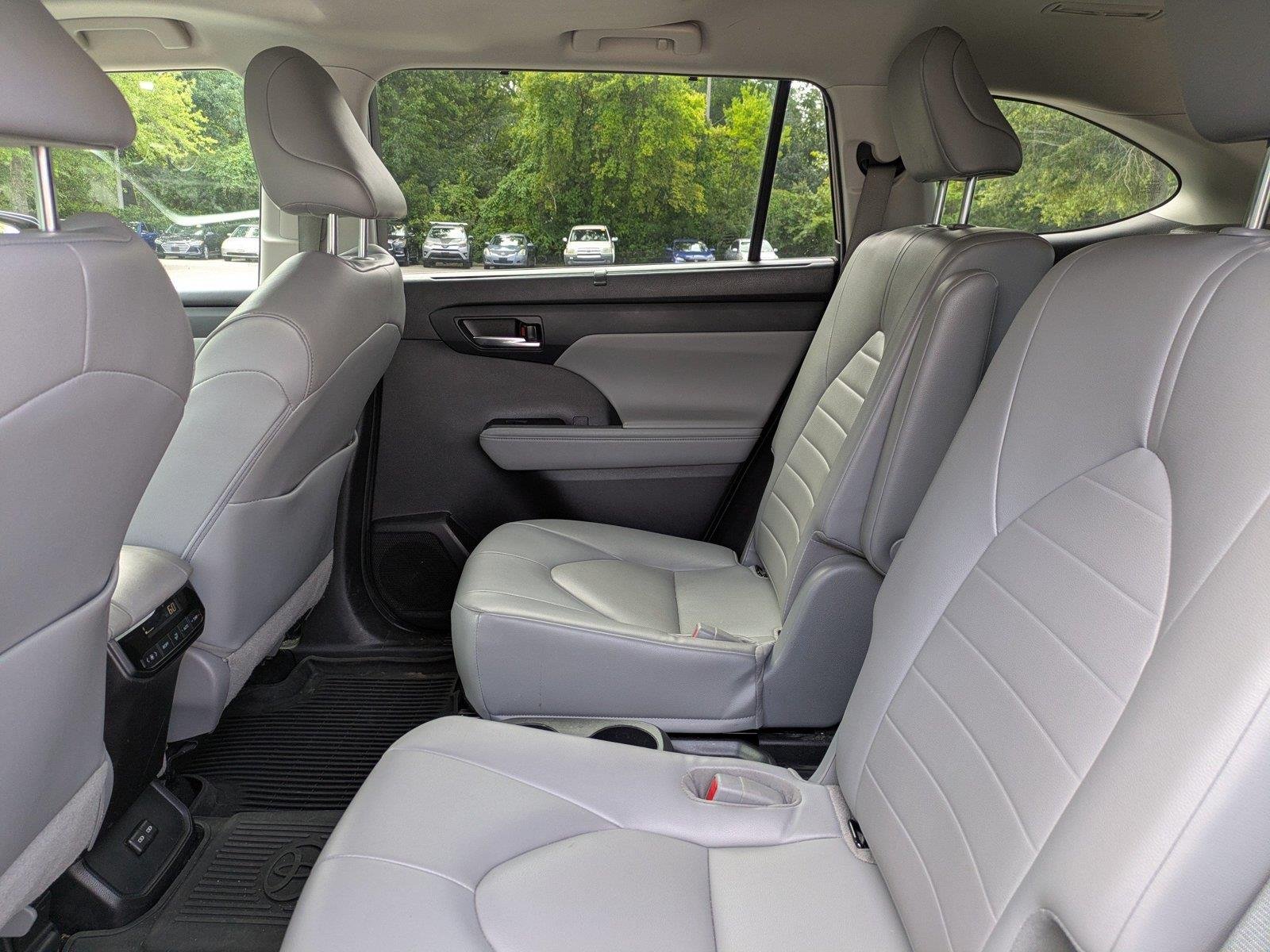 Used 2022 Midnight Black Metallic Toyota Hybrid XLE image 14
