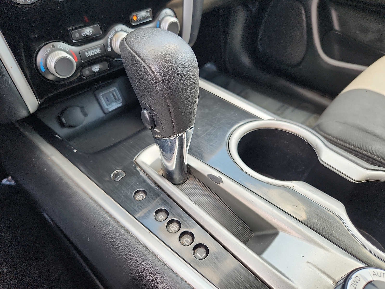 Used 2019 White Nissan S image 16