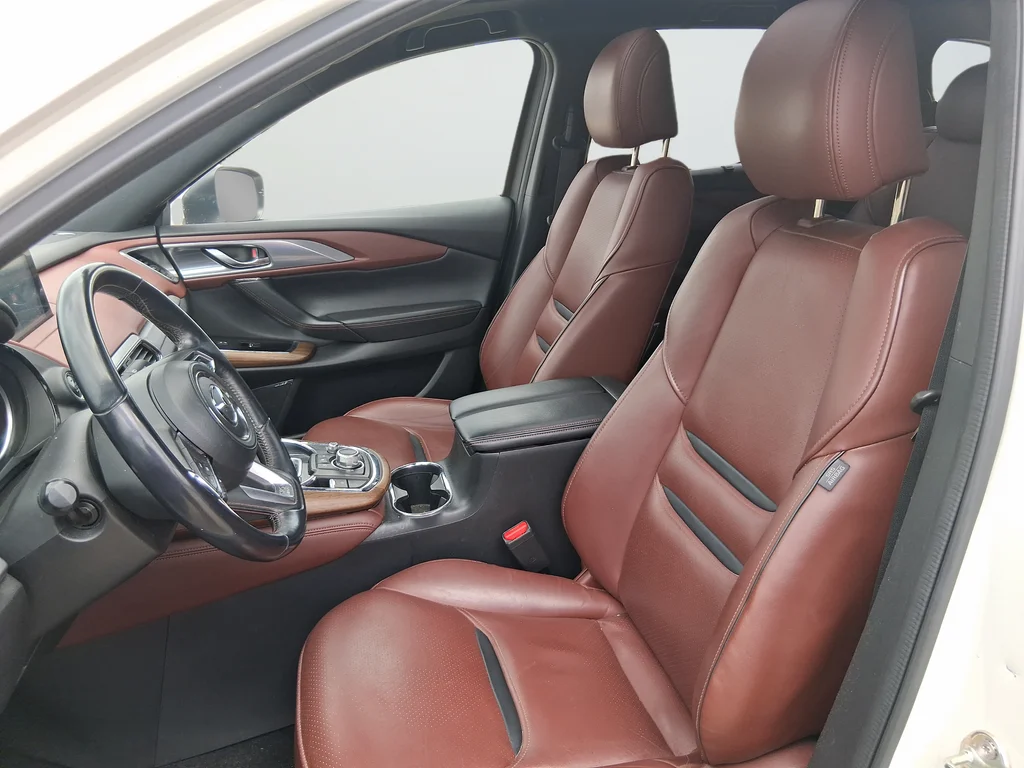 Used 2018 White Mazda Signature image 9