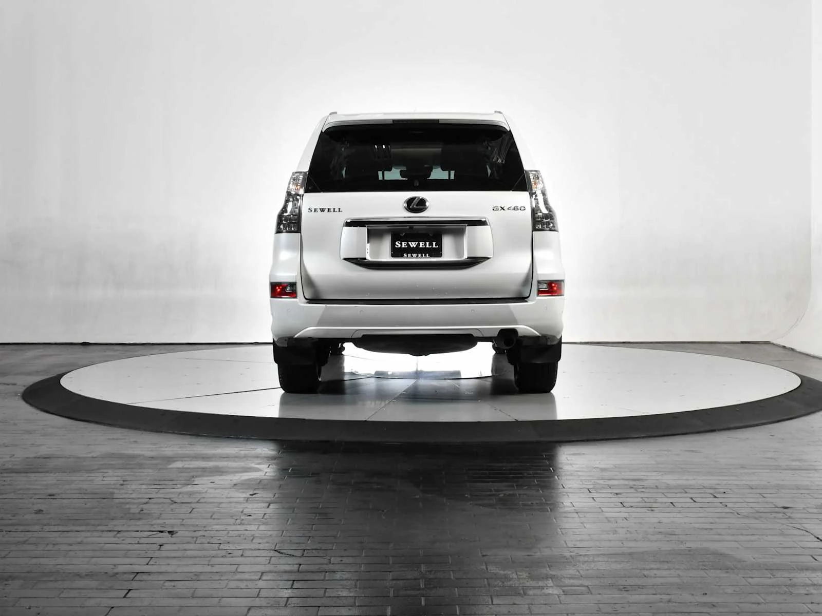 Used 2023 Eminent White Pearl Lexus Premium image 5