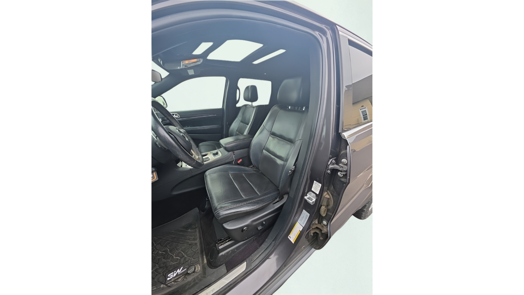 Used 2017 Granite Crystal Clearcoat Metallic Jeep Limited image 12