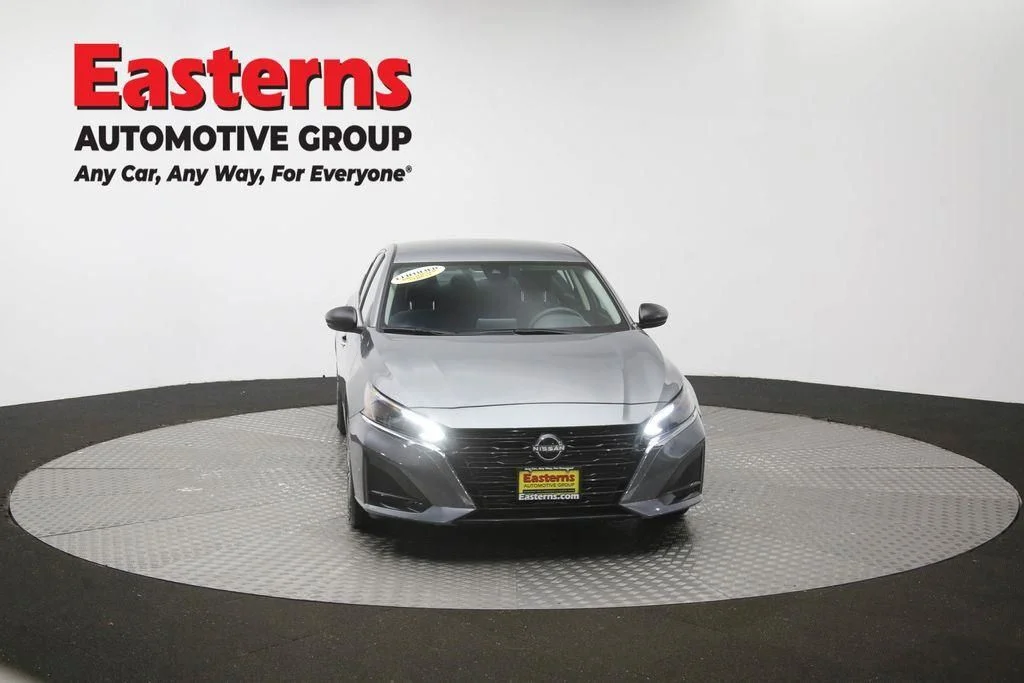 Used 2025 Gray Nissan 2.5 SV image 53