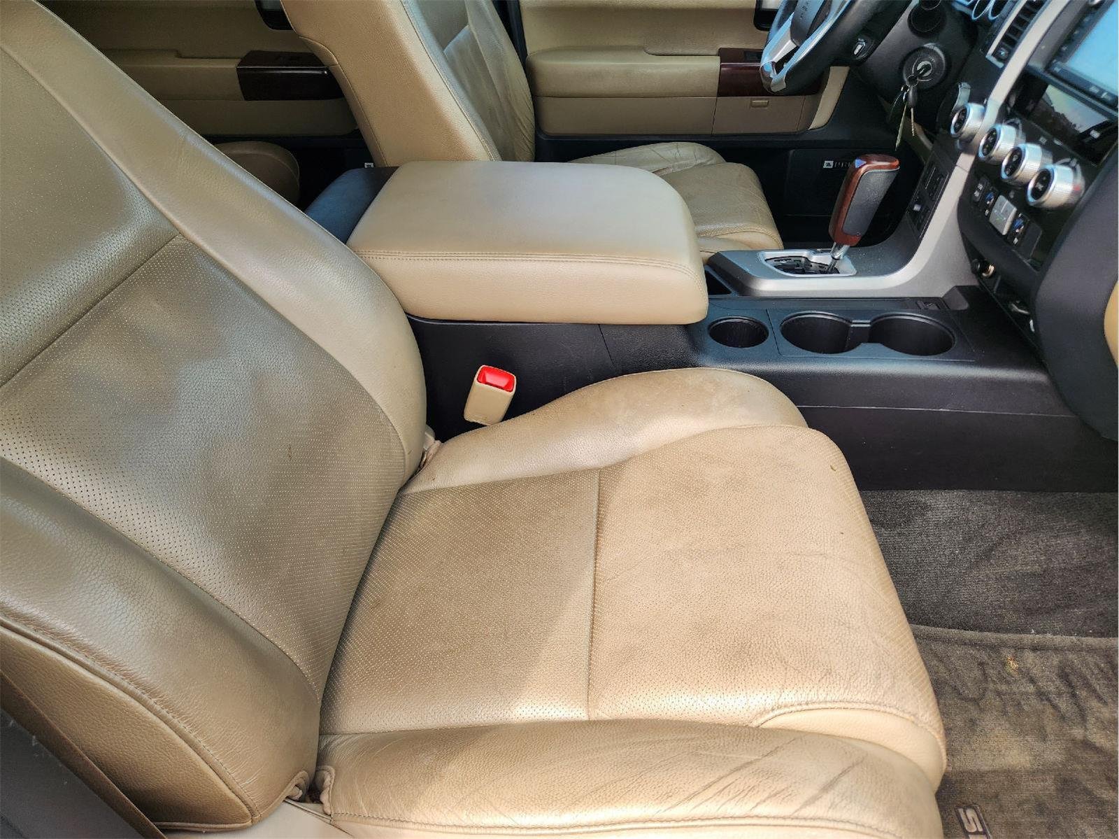Used 2016 Blizzard Pearl Toyota Platinum image 13